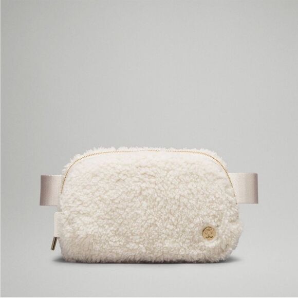 Lululemon Everywhere Belt Bag Fleece White and Gold NWT - Picture 1 of 14